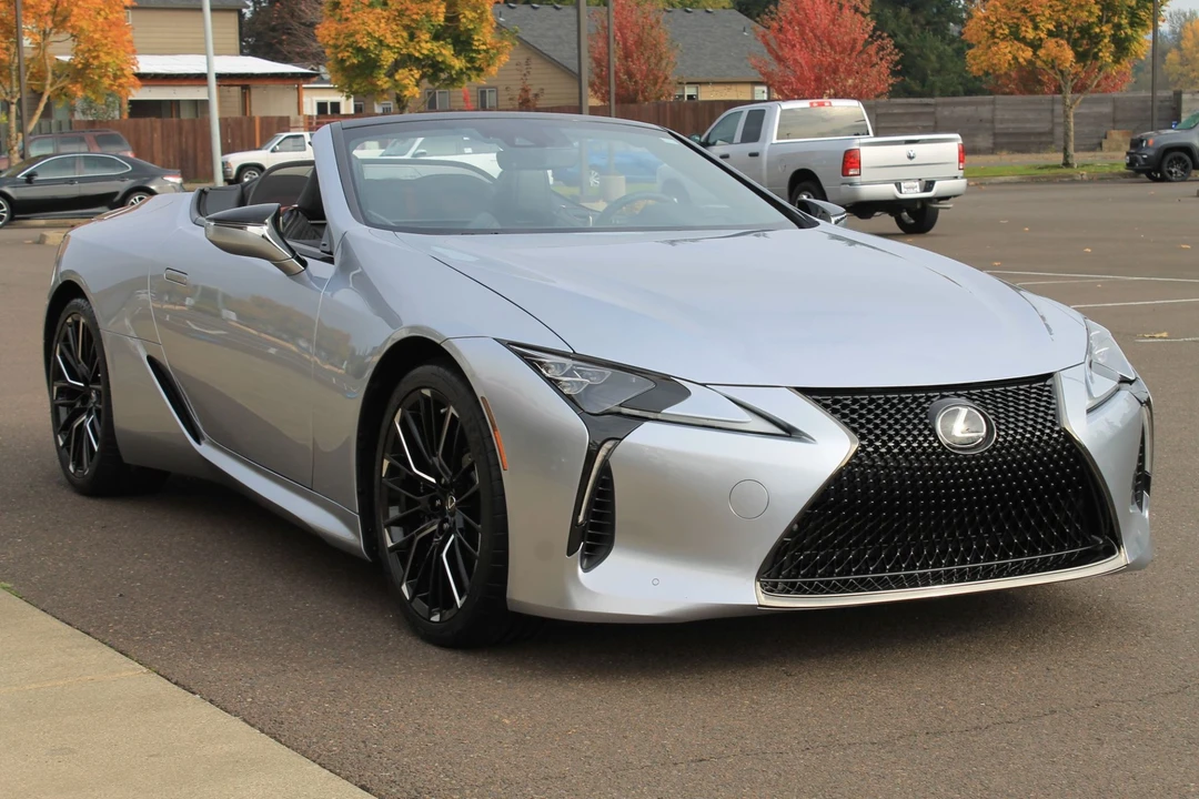 2022 Lexus LC - Image 12 of 31