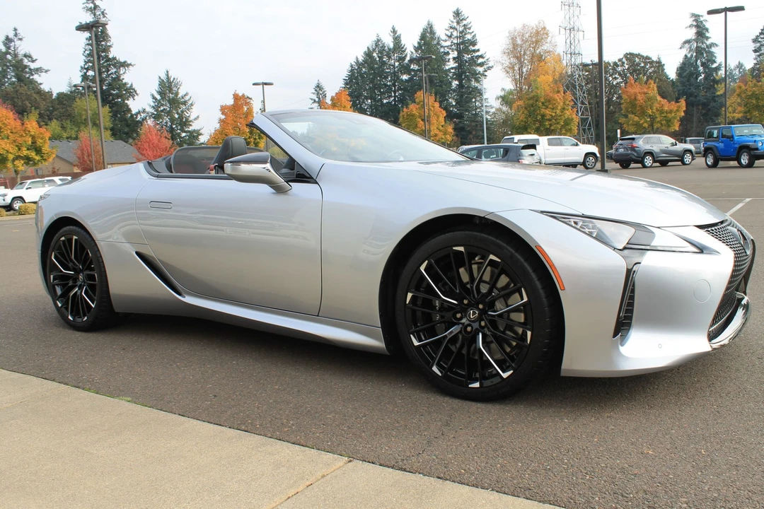 2022 Lexus LC - Image 13 of 31