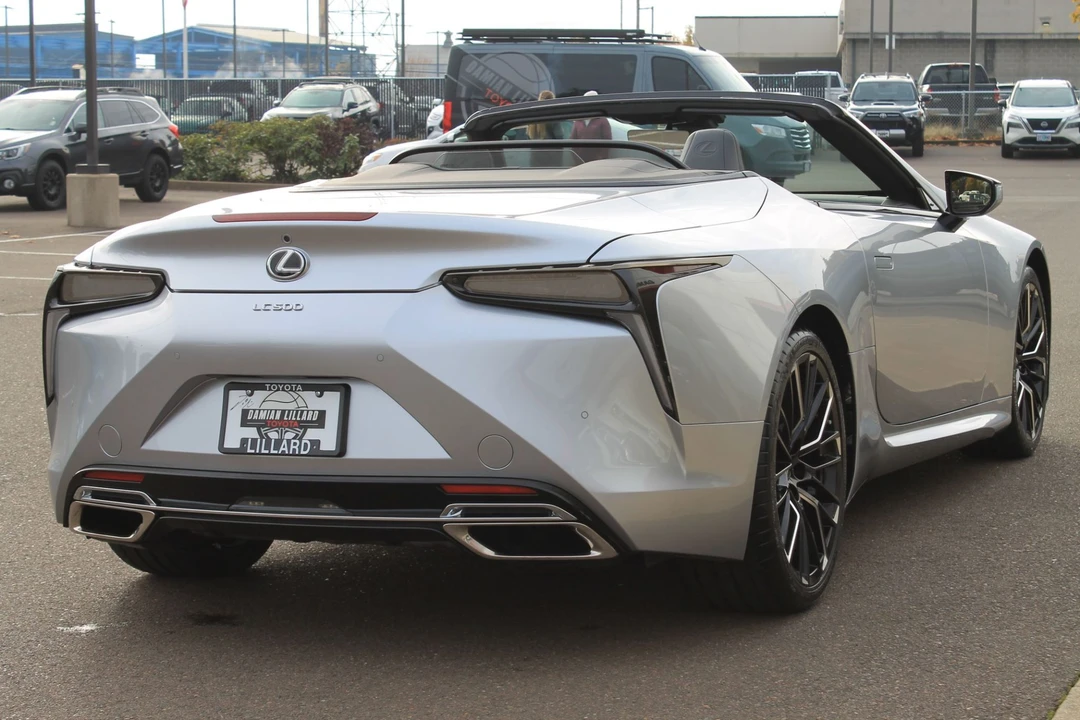 2022 Lexus LC - Image 16 of 31