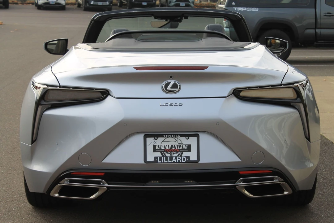 2022 Lexus LC - Image 17 of 31