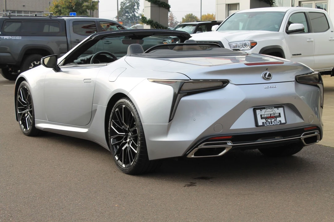 2022 Lexus LC - Image 18 of 31