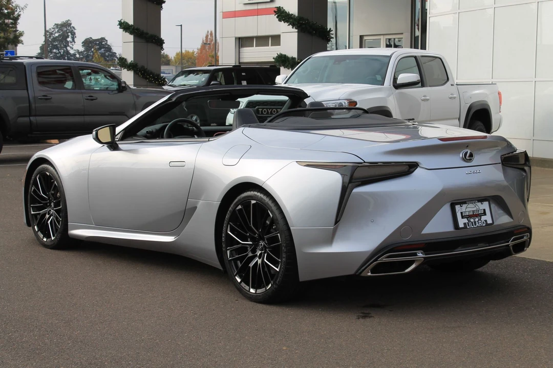 2022 Lexus LC - Image 19 of 31