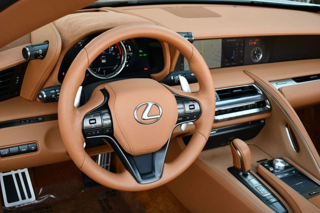 2022 Lexus LC - Image 12 of 21