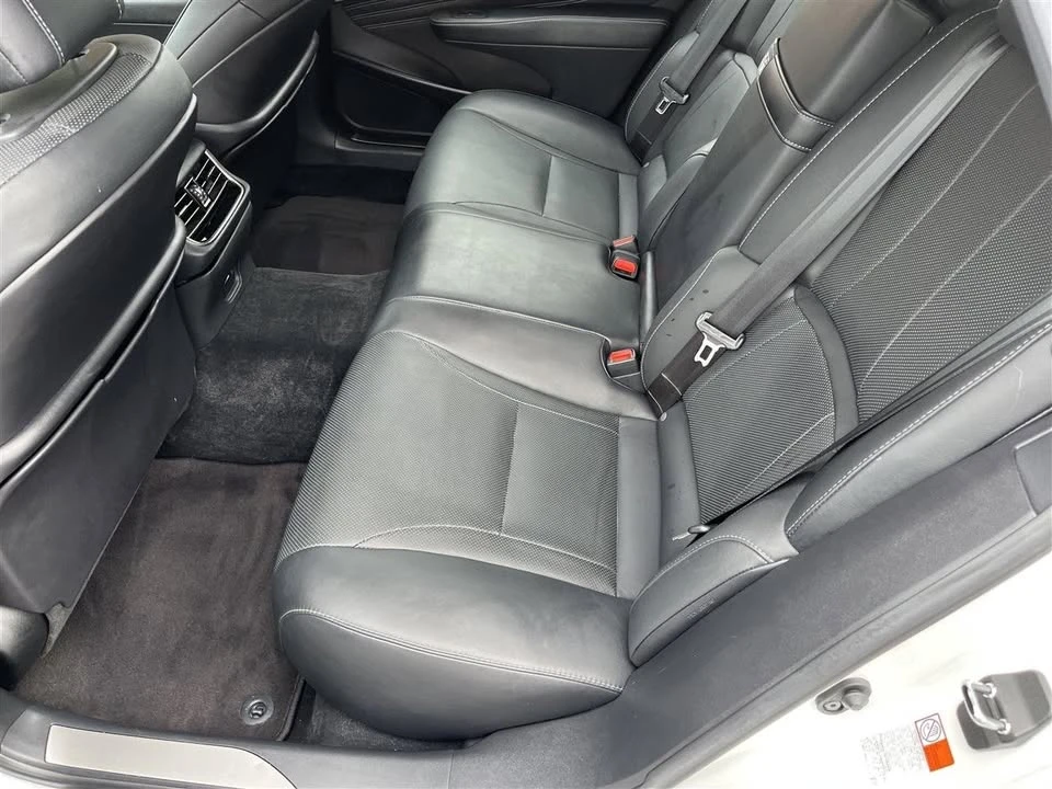 2022 Lexus LS 5th Gen - Image 17 of 20