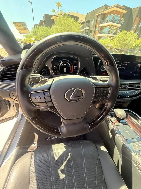 2022 Lexus LS 5th Gen - Image 5 of 11