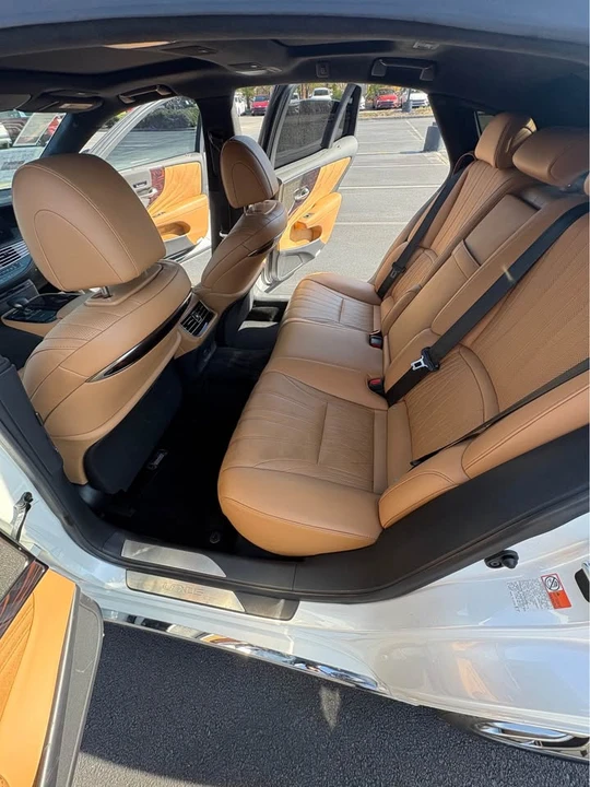 2022 Lexus LS 5th Gen - Image 4 of 4
