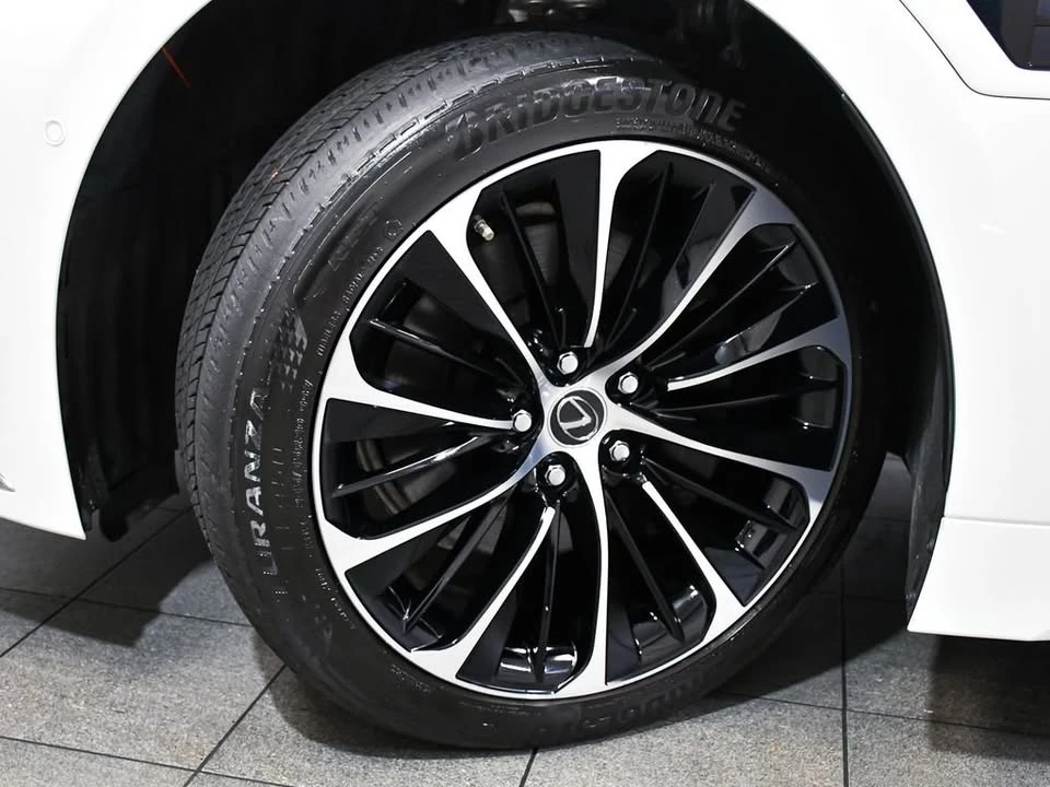 2022 Lexus LS 5th Gen - Image 4 of 17