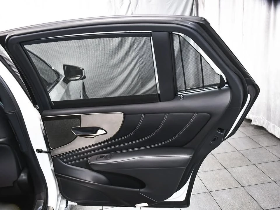 2022 Lexus LS 5th Gen - Image 12 of 17