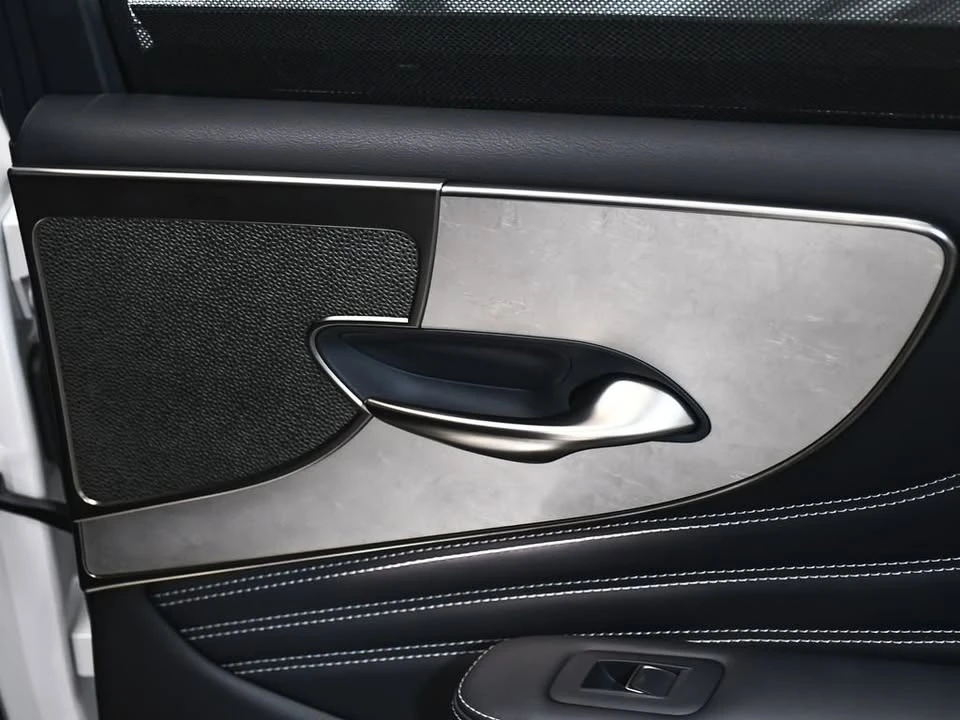 2022 Lexus LS 5th Gen - Image 13 of 17