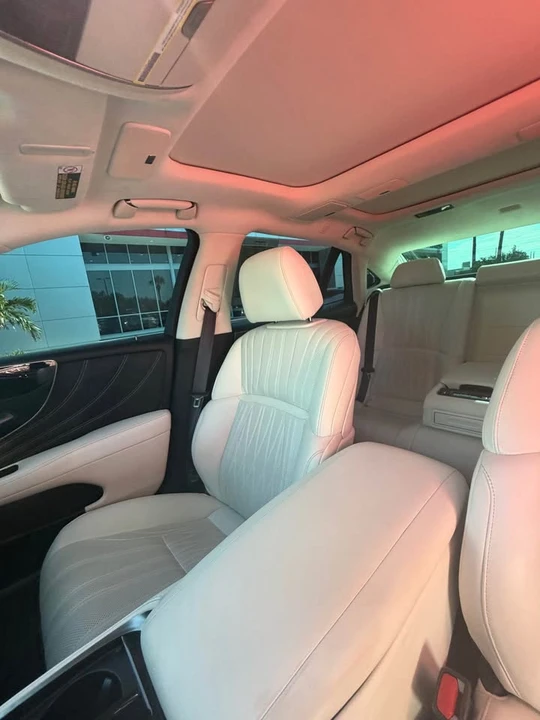 2022 Lexus LS 5th Gen - Image 10 of 14
