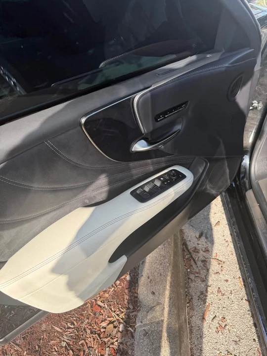 2022 Lexus LS 5th Gen - Image 5 of 14