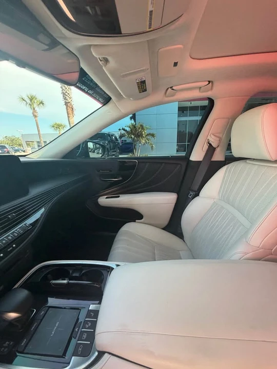 2022 Lexus LS 5th Gen - Image 9 of 14