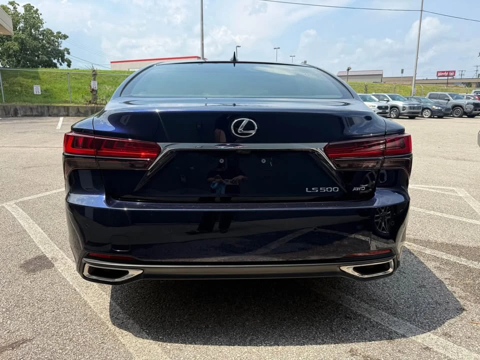 2022 Lexus LS 5th Gen - Image 4 of 11