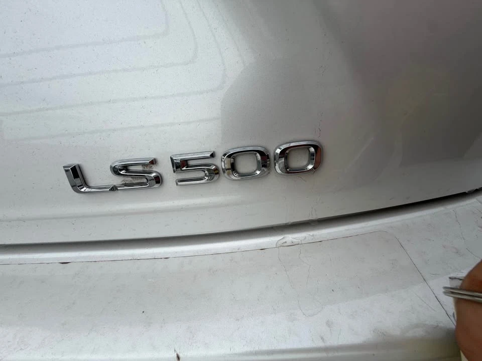 2022 Lexus LS 5th Gen - Image 7 of 7