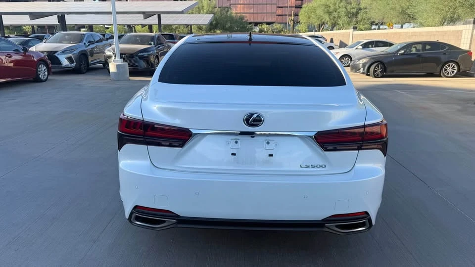 2022 Lexus LS 5th Gen - Image 5 of 15