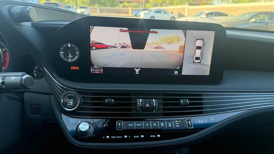 2022 Lexus LS 5th Gen - Image 14 of 15