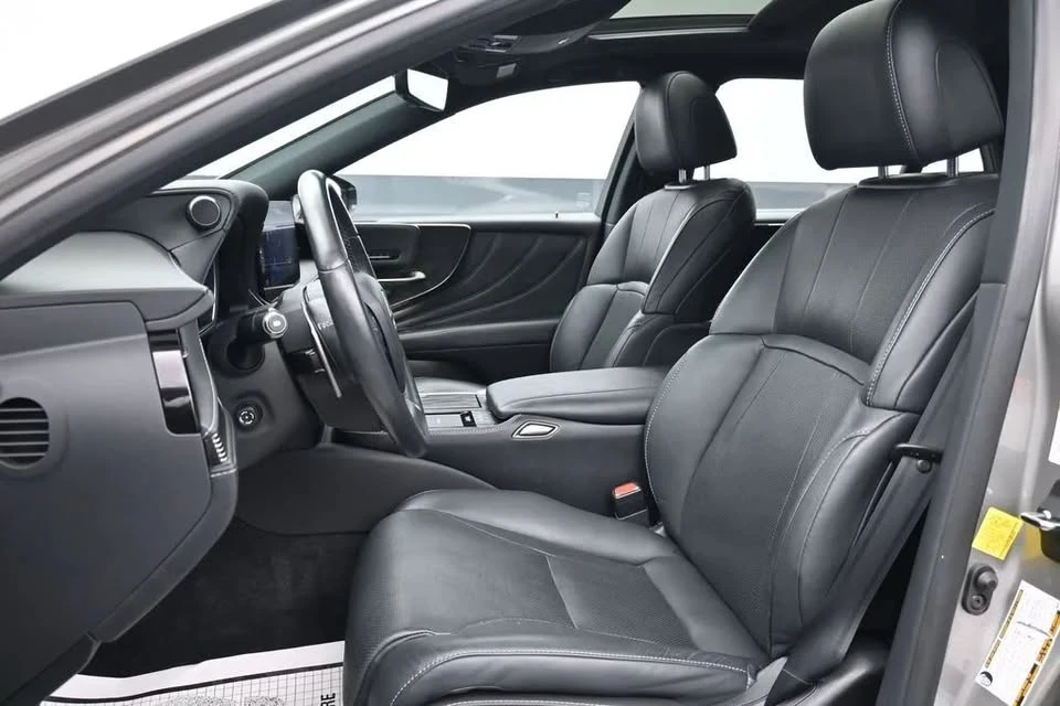2022 Lexus LS 5th Gen - Image 10 of 20