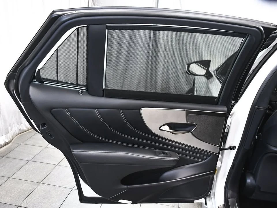 2022 Lexus LS 5th Gen - Image 12 of 20
