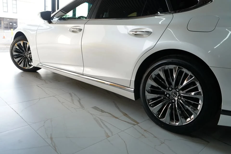 2022 Lexus LS 5th Gen - Image 4 of 20
