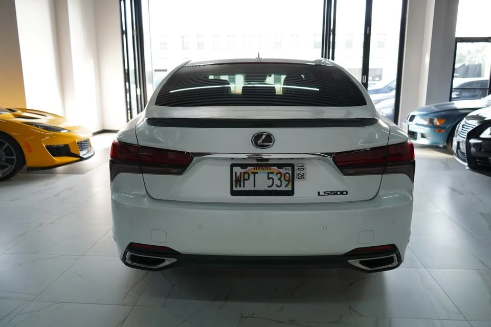 2022 Lexus LS 5th Gen - Image 15 of 20
