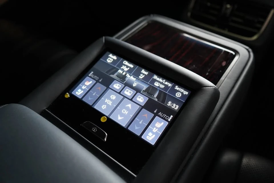 2022 Lexus LS 5th Gen - Image 14 of 20