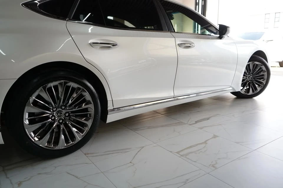 2022 Lexus LS 5th Gen - Image 5 of 20
