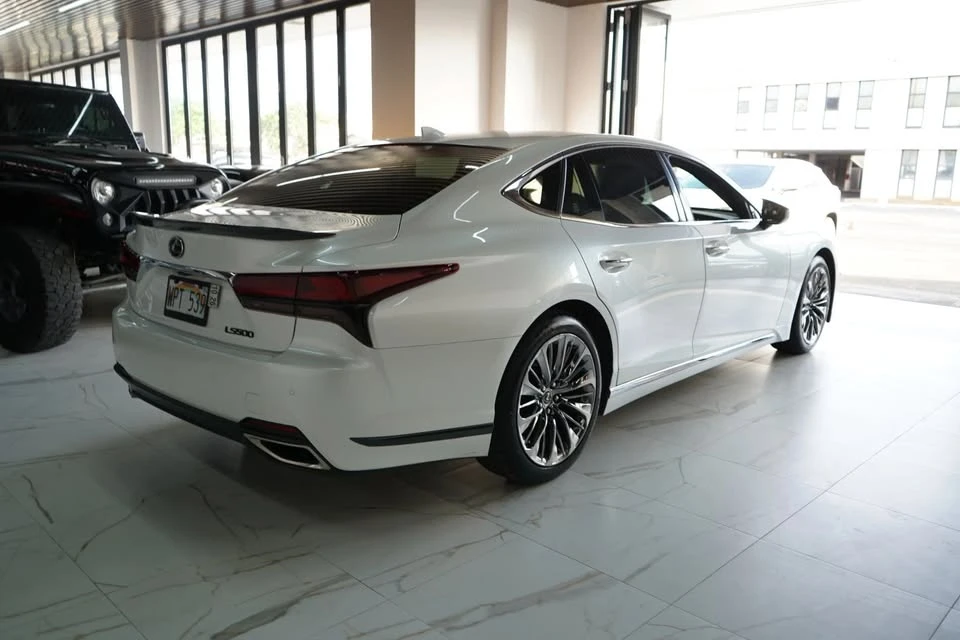 2022 Lexus LS 5th Gen - Image 17 of 20