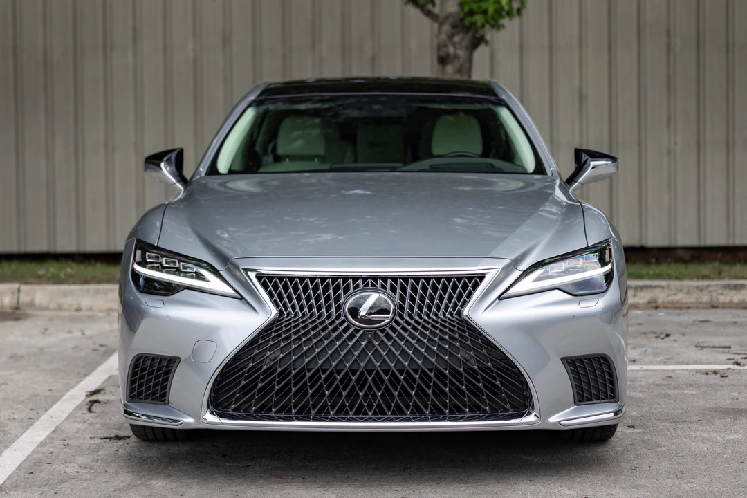 2022 Lexus LS 5th Gen - Image 7 of 31
