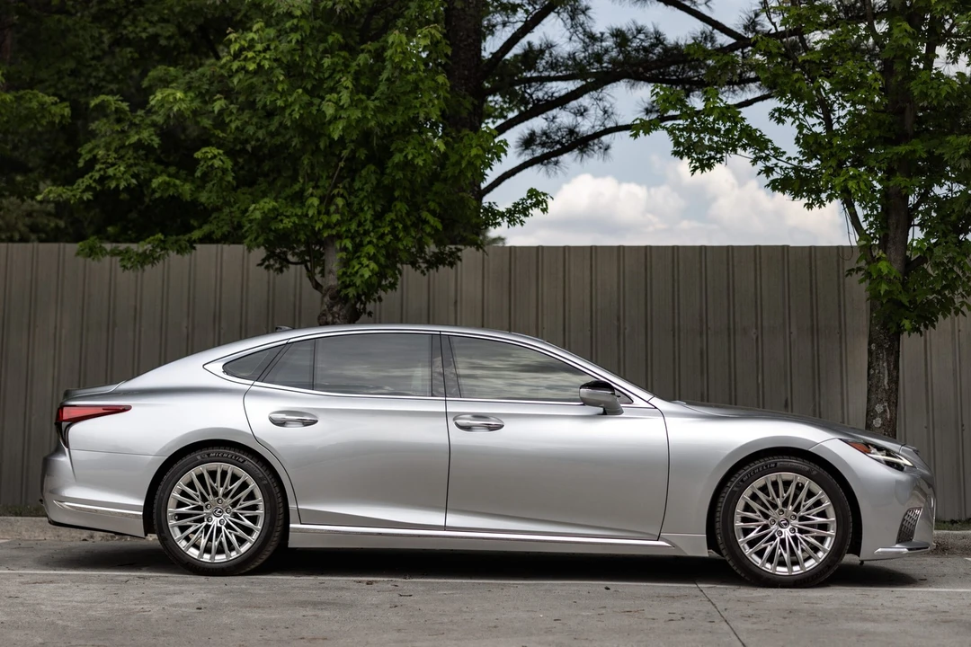 2022 Lexus LS 5th Gen - Image 5 of 31