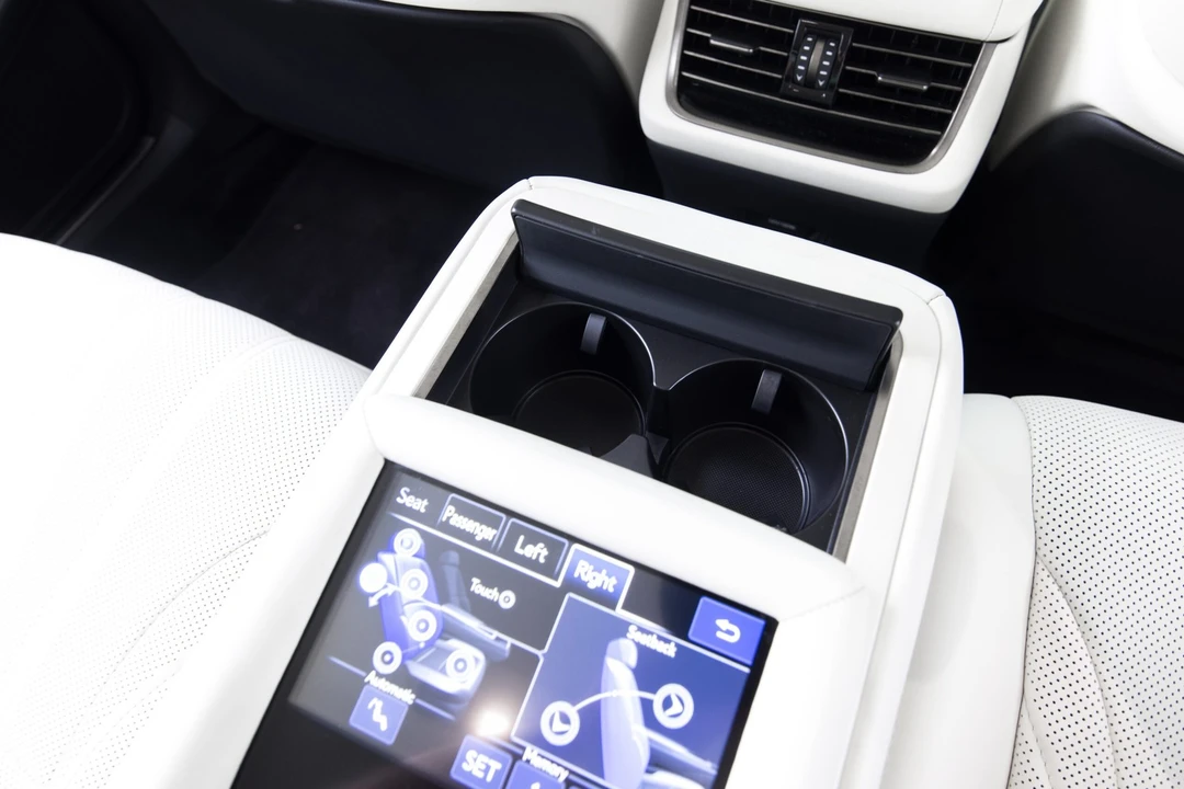 2022 Lexus LS 5th Gen - Image 27 of 31