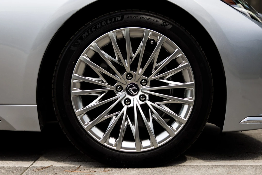 2022 Lexus LS 5th Gen - Image 8 of 31