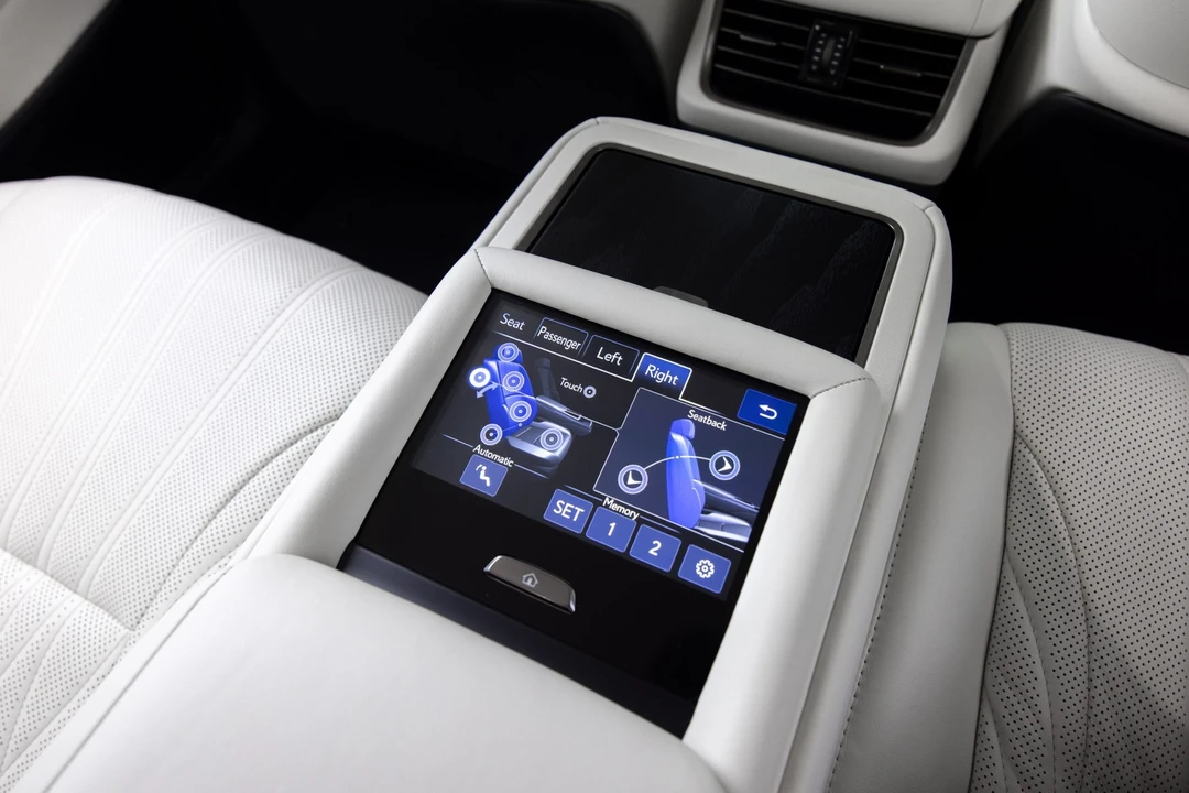 2022 Lexus LS 5th Gen - Image 28 of 31