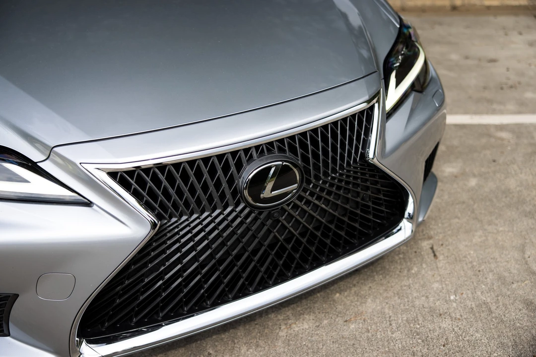 2022 Lexus LS 5th Gen - Image 2 of 31