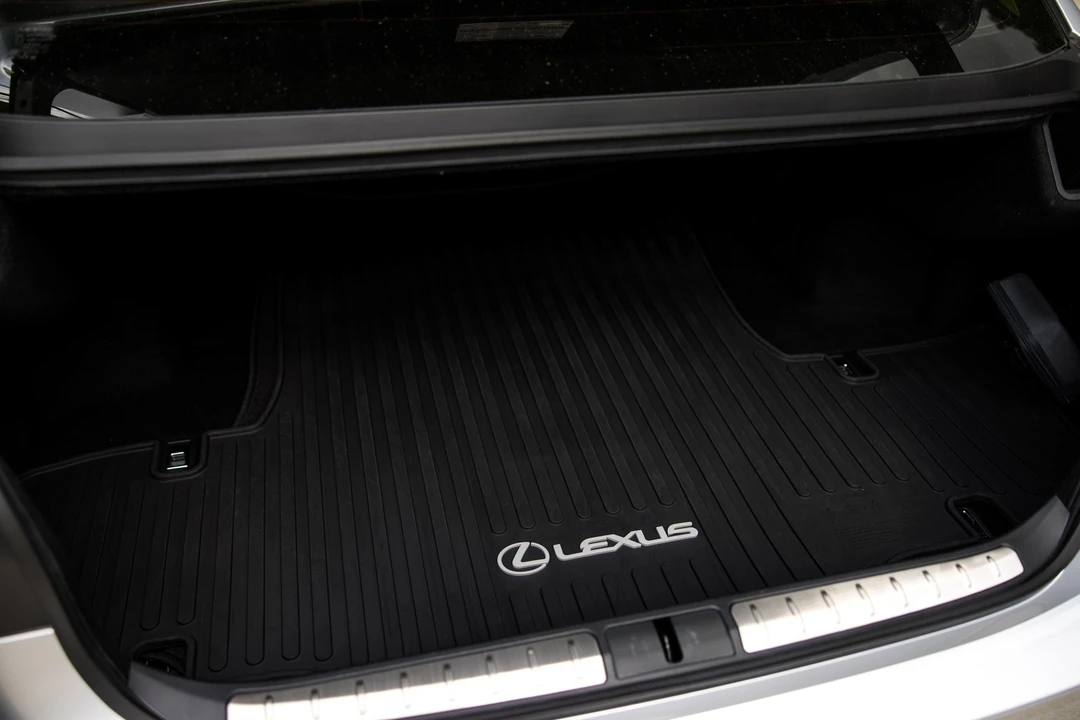 2022 Lexus LS 5th Gen - Image 20 of 31