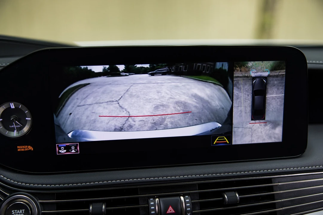 2022 Lexus LS 5th Gen - Image 11 of 31