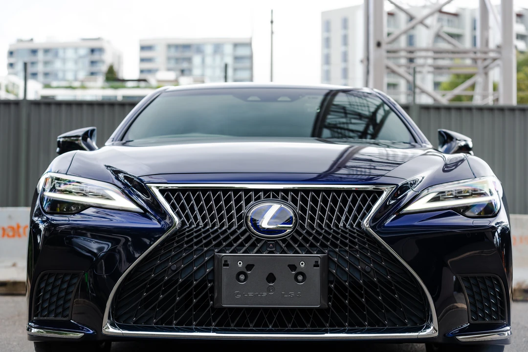 2022 Lexus LS 5th Gen - Image 11 of 31