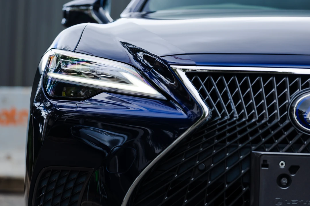 2022 Lexus LS 5th Gen - Image 14 of 31