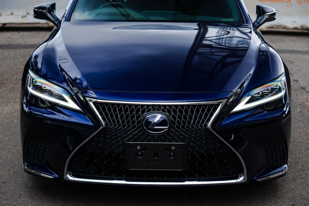 2022 Lexus LS 5th Gen - Image 17 of 31