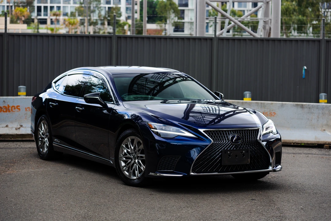 2022 Lexus LS 5th Gen - Image 9 of 31