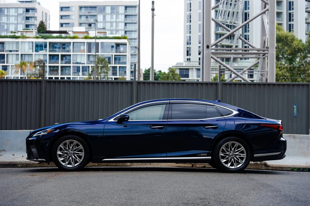 2022 Lexus LS 5th Gen - Image 4 of 31