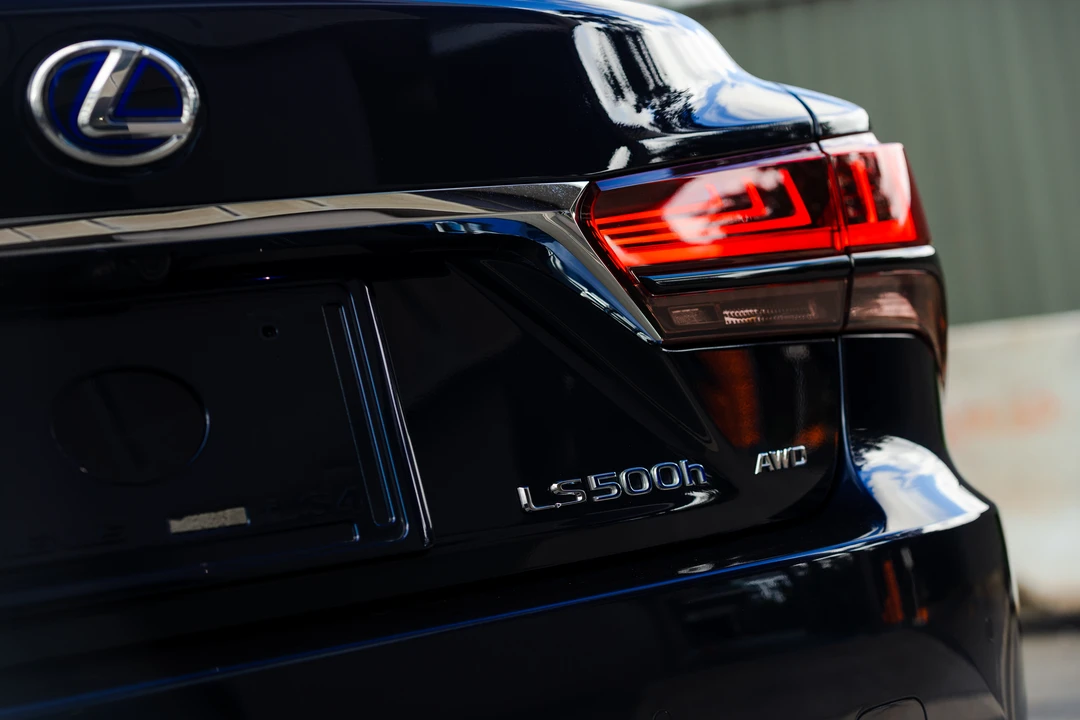 2022 Lexus LS 5th Gen - Image 27 of 31