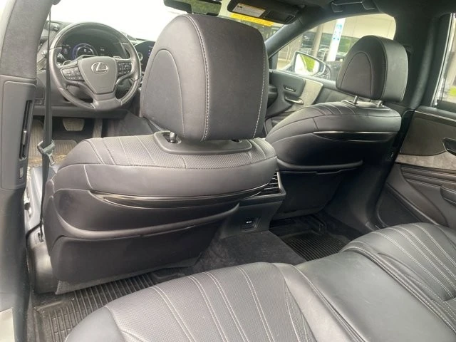 2022 Lexus LS 5th Gen - Image 12 of 17