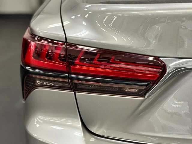 2022 Lexus LS 5th Gen - Image 13 of 31