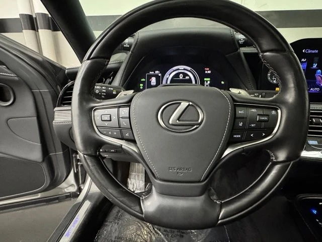 2022 Lexus LS 5th Gen - Image 27 of 31