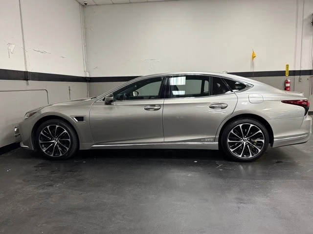 2022 Lexus LS 5th Gen - Image 9 of 31