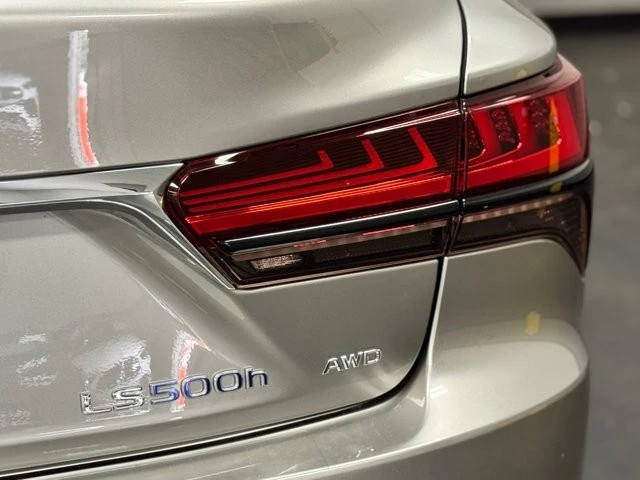 2022 Lexus LS 5th Gen - Image 14 of 31