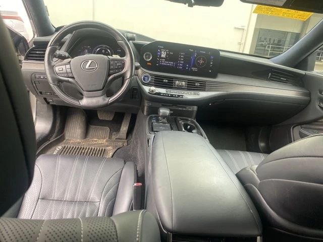 2022 Lexus LS 5th Gen - Image 13 of 17