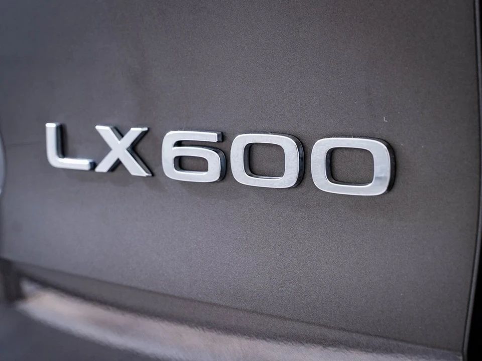 2022 Lexus LX 4th Gen - Image 8 of 21