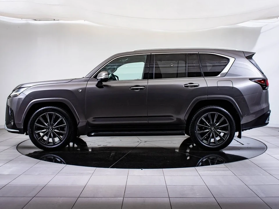 2022 Lexus LX 4th Gen - Image 5 of 21