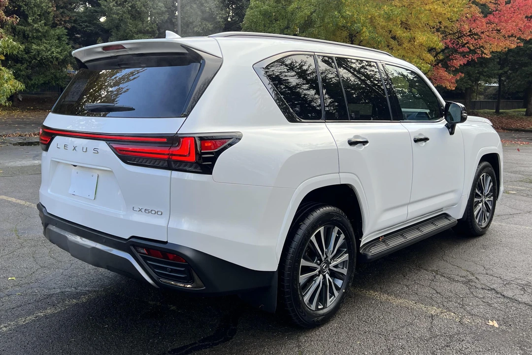 2022 Lexus LX 4th Gen - Image 4 of 31
